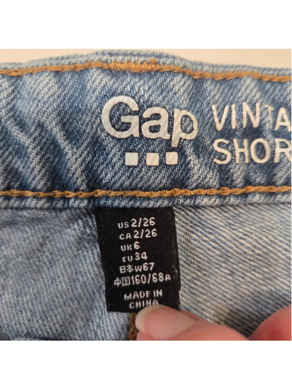 Gap Vintage Cut Off Denim Shorts Womens Size 2/26 Light Wash Blue